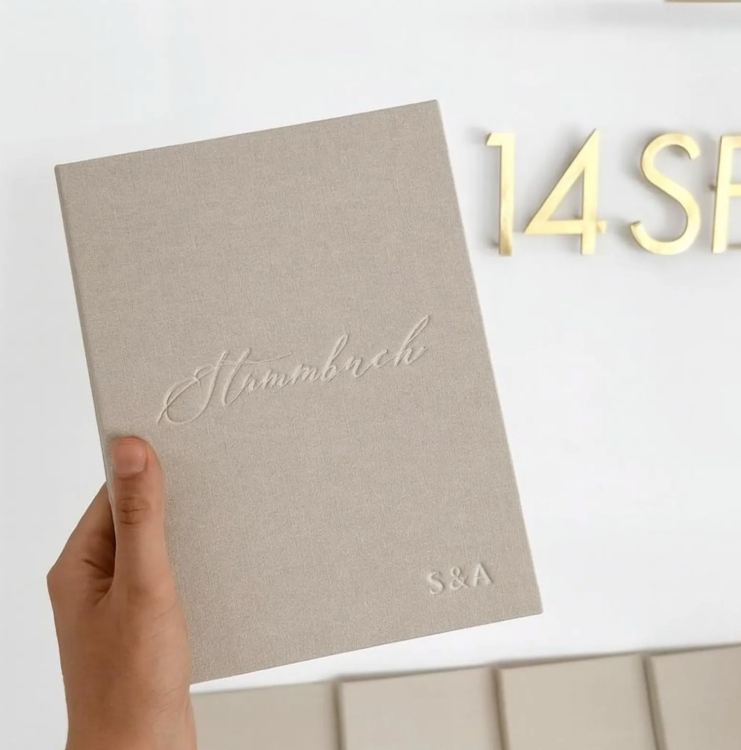 Stammbuch mit Personalisierung *Limitierte Valentinstags-Edition* / Familienstammbuch - beige Leinen (Kopie) Hochzeitseinladung.de