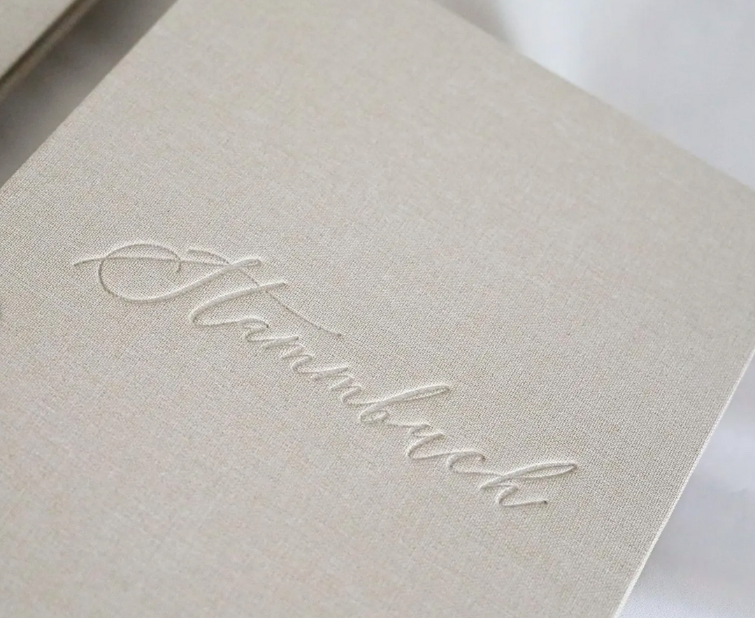 Stammbuch mit Personalisierung *Limitierte Valentinstags-Edition* / Familienstammbuch - beige Leinen (Kopie) Hochzeitseinladung.de