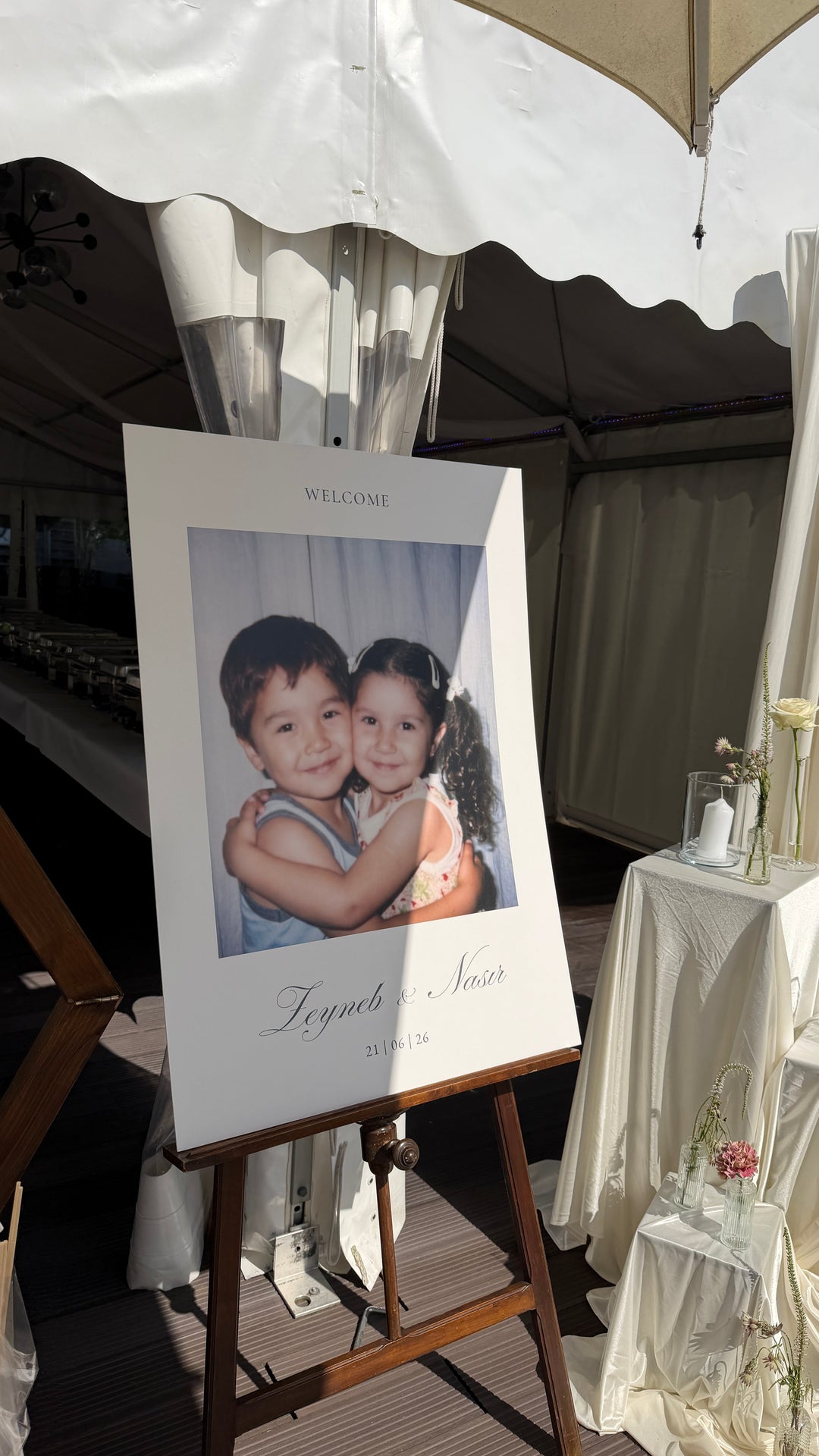 WILLKOMMENSSCHILD MIT KINDHEITSFOTOS Hochzeitseinladung.de