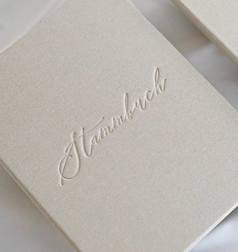 Stammbuch mit Personalisierung *Limitierte Valentinstags-Edition* / Familienstammbuch - beige Leinen Hochzeitseinladung.de