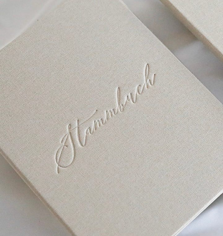 Stammbuch mit Personalisierung *Limitierte Valentinstags-Edition* / Familienstammbuch - beige Leinen Hochzeitseinladung.de