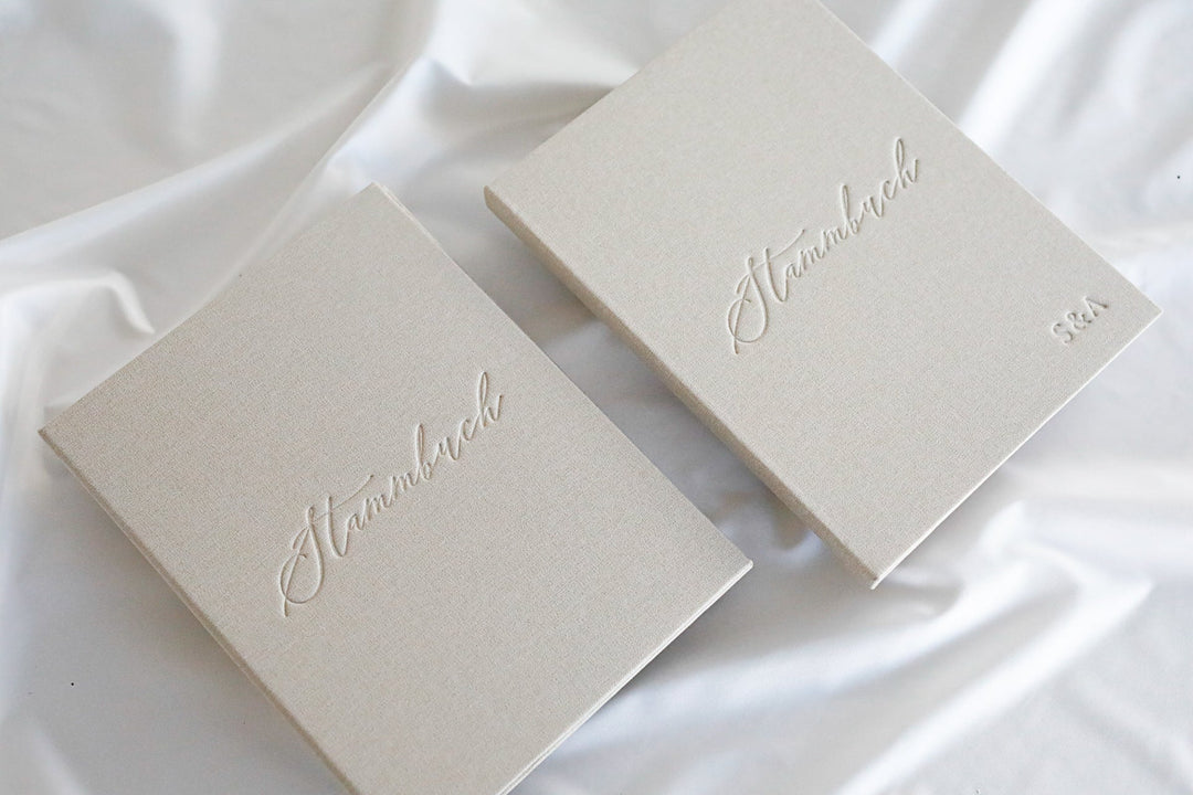 Stammbuch mit Personalisierung *Limitierte Valentinstags-Edition* / Familienstammbuch - beige Leinen Hochzeitseinladung.de